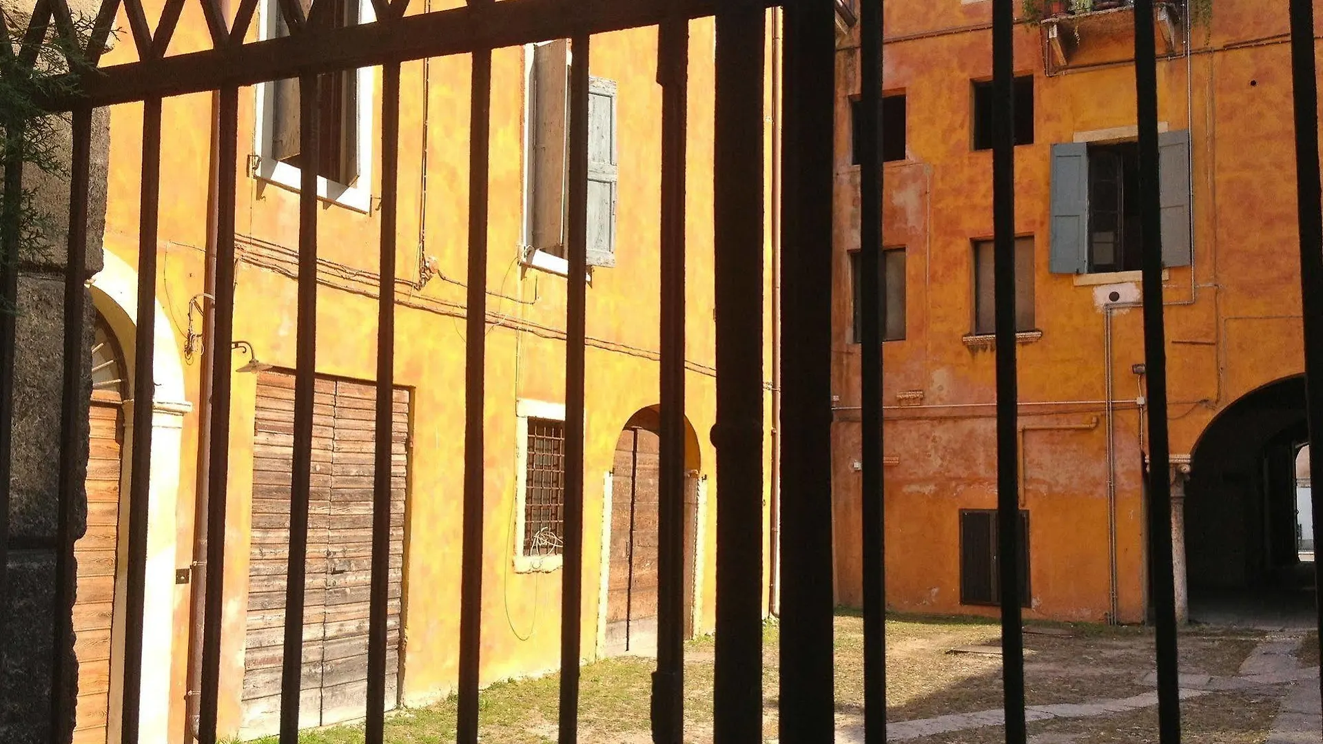 B&B Trentacinque Verona Bed & Breakfast